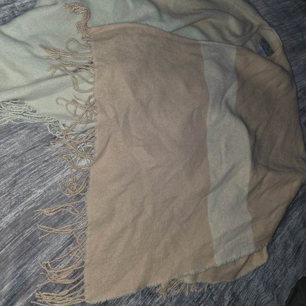 SOIA & KYO Color Block Poncho Wrap Scarf Shawl Neutral Dusty Pink One Size - Picture 6 of 11